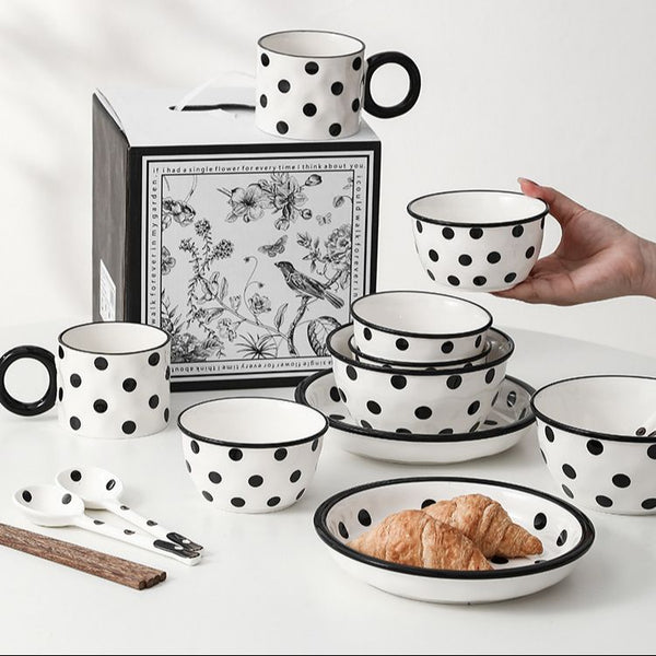 Polka Black & White 10-Piece Dinnerware Set
